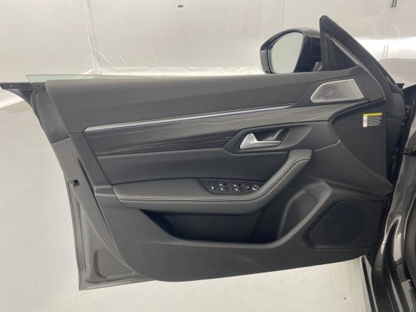 Vente en ligne Peugeot 508 HYBRID 225ch GT Pack e-EAT8 suréquipé au prix de 39 990 €