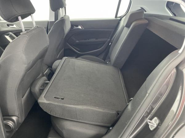 Vente en ligne Peugeot 308 1.2 PureTech 130ch Active Pack +Caméra Gris platinium au prix de 18 980 €