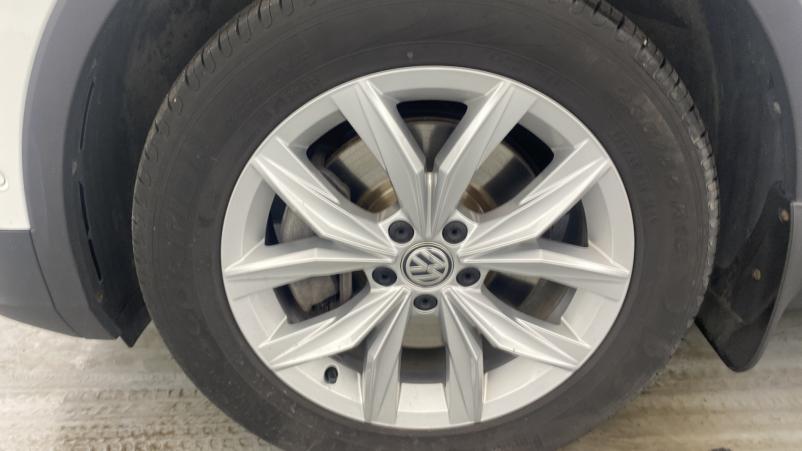 Vente en ligne Volkswagen Tiguan 2.0 TSI 190ch 4Motion DSG7 suréquipé au prix de 28 480 €