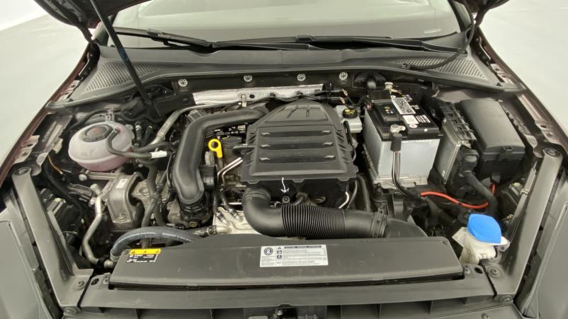 Vente en ligne Volkswagen Golf 1.0 TSI 115ch Confortline DSG7 + Caméra Rouge Cranberry au prix de 18 290 €