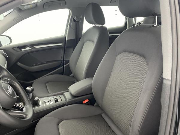 Vente en ligne Audi A3 30 TFSI 116ch suréquipée au prix de 21 980 €