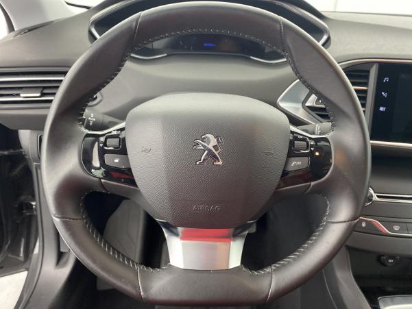 Vente en ligne Peugeot 308 1.2 PureTech 130ch Active Pack +Caméra Gris platinium au prix de 18 980 €