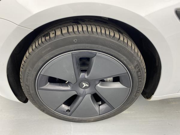 Vente en ligne Tesla Model 3 Standard RWD Plus + Sièges chauffants + Chargeur induction au prix de 36 980 €