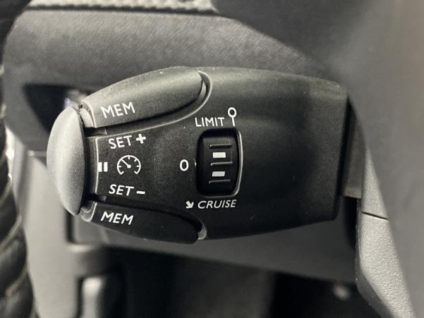 Vente en ligne Peugeot 2008 1.2 PureTech 130ch Allure EAT8 au prix de 23 980 €