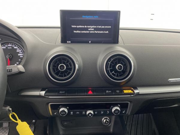 Vente en ligne Audi A3 30 TFSI 116ch suréquipée au prix de 21 980 €