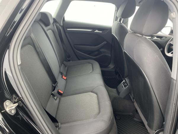 Vente en ligne Audi A3 30 TFSI 116ch suréquipée au prix de 21 980 €
