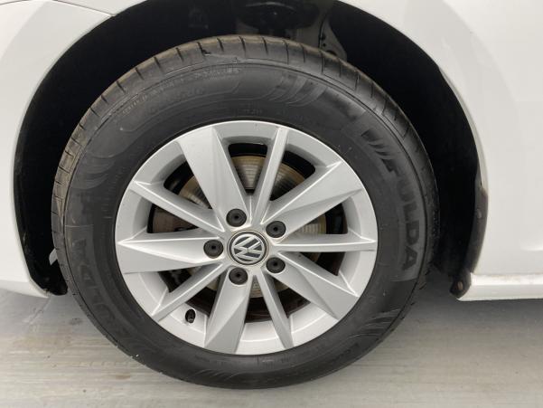 Vente en ligne Volkswagen Golf 1.2 TSI 110ch BlueMotion Technology Trendline 5p au prix de 14 990 €