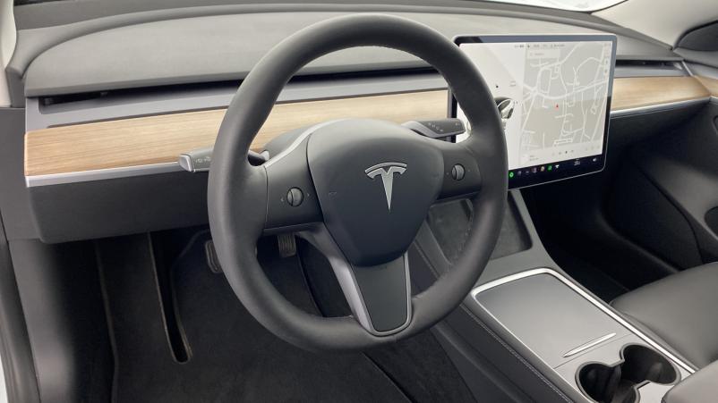Vente en ligne Tesla Model 3 Standard RWD Plus + Sièges chauffants + Chargeur induction au prix de 37 990 €