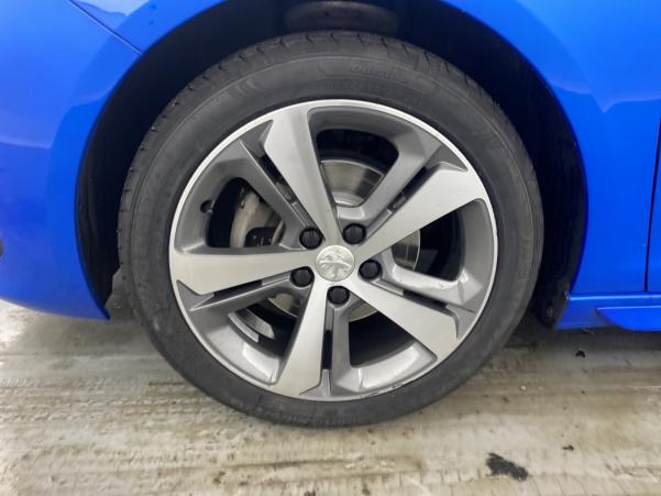 Vente en ligne Peugeot 308 1.2 PureTech 130ch GT +Toit panoramique au prix de 20 990 €