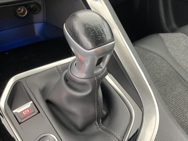 Vente en ligne Peugeot 3008 1.2 PureTech 130ch Allure au prix de 20 990 €
