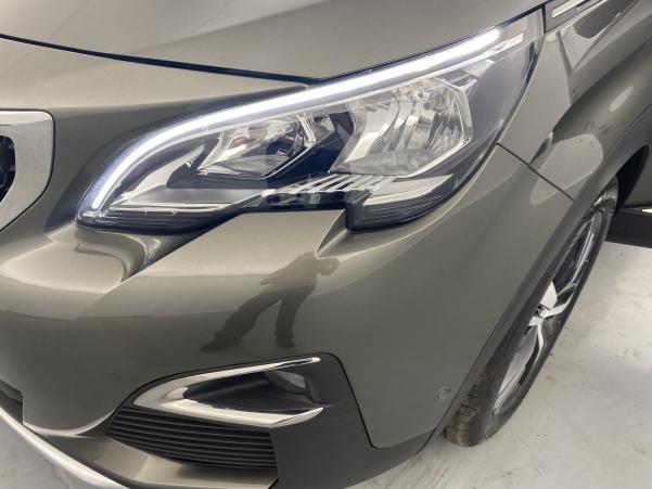 Vente en ligne Peugeot 3008 1.2 PureTech 130ch Allure EAT6 + Options au prix de 21 590 €