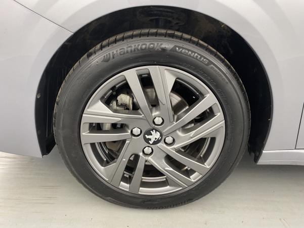 Vente en ligne Peugeot 208 1.2 PureTech 100ch Style EAT8 au prix de 18 490 €