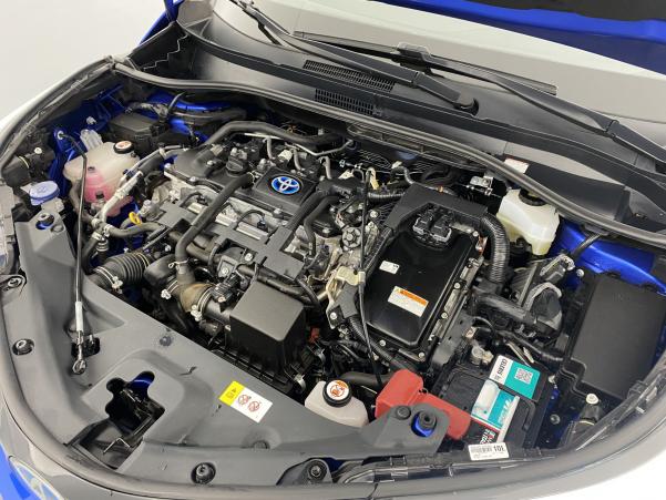 Vente en ligne Toyota C-HR 122h Dynamic 2WD E-CVT + Attelage au prix de 19 990 €