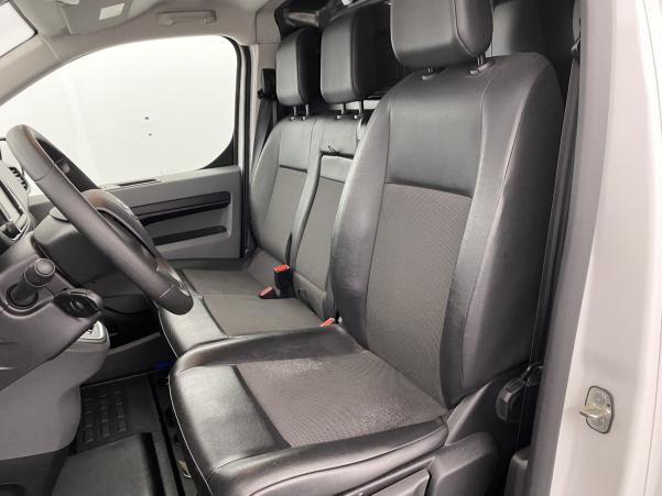 Vente en ligne Toyota Proace Van Medium 75kWh Dynamic Electric au prix de 26 990 €