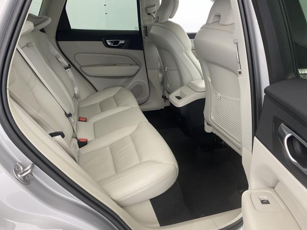 Vente en ligne Volvo XC60 B4197ch Start Geartronic au prix de 38 990 €