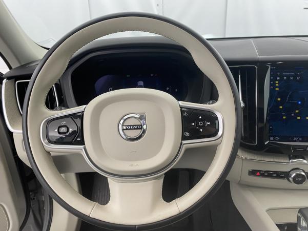 Vente en ligne Volvo XC60 B4197ch Start Geartronic au prix de 38 990 €