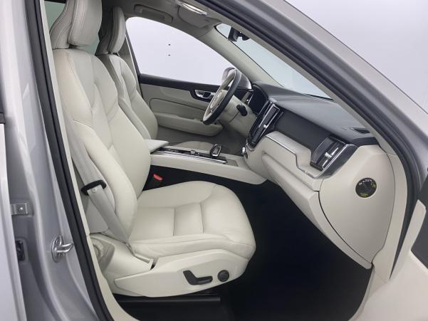 Vente en ligne Volvo XC60 B4197ch Start Geartronic au prix de 38 990 €