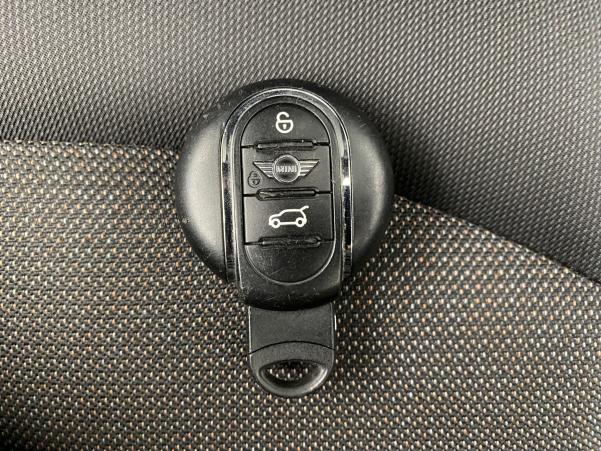 Vente en ligne Mini Cabrio One 102ch Salt au prix de 18 490 €