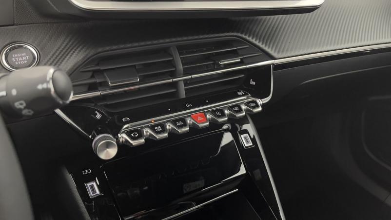 Vente en ligne Peugeot 2008 2008 II(2) 1.2 PureTech 100 Allure au prix de 22 700 €