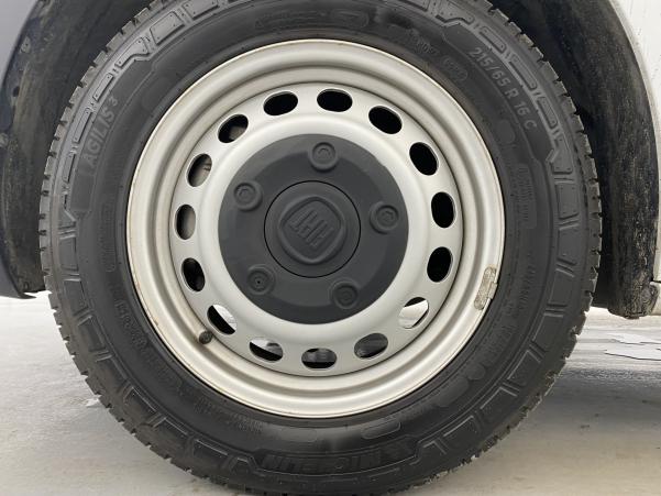 Vente en ligne Fiat Scudo Standard 100 kW batterie 50 kWh Pro Lounge au prix de 21 990 €