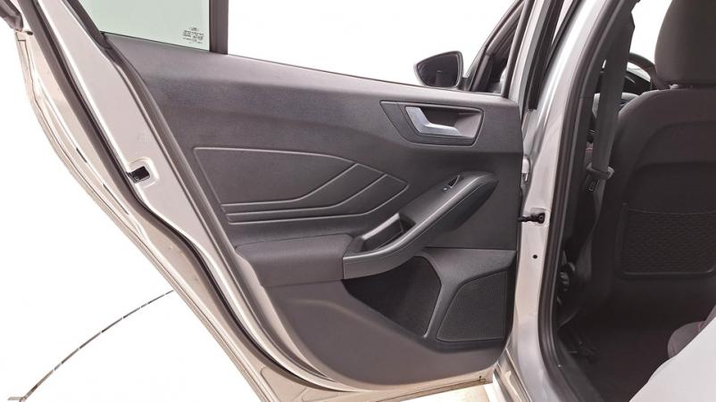 Vente en ligne Ford Focus 5P 1.0 EcoBoost mHEV 155ch Automatique/7 St-line x au prix de 27 710 €