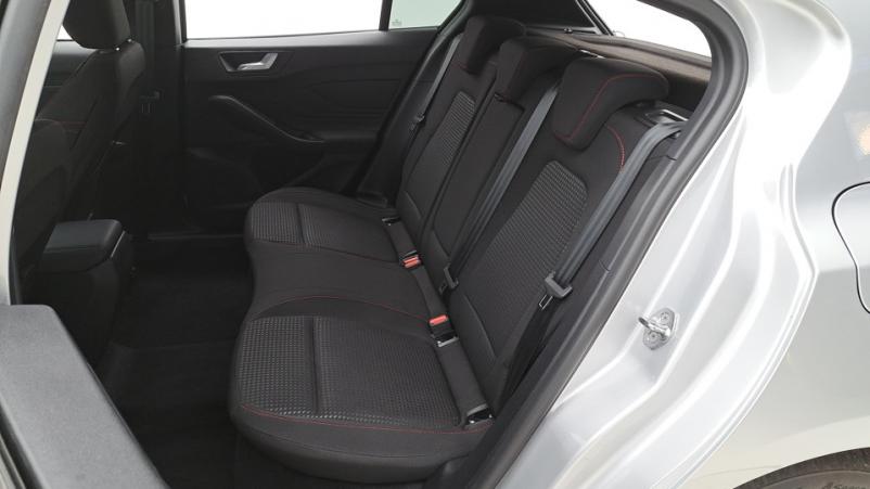 Vente en ligne Ford Focus 5P 1.0 EcoBoost mHEV 155ch Automatique/7 St-line x au prix de 27 710 €