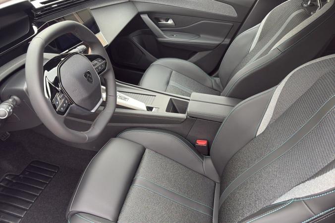 Vente en ligne Peugeot 308 BlueHDi 130ch S S EAT8 Allure au prix de 28 300 €