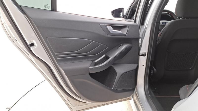 Vente en ligne Ford Focus 5P 1.0 EcoBoost mHEV 155ch Automatique/7 St-line x au prix de 27 710 €