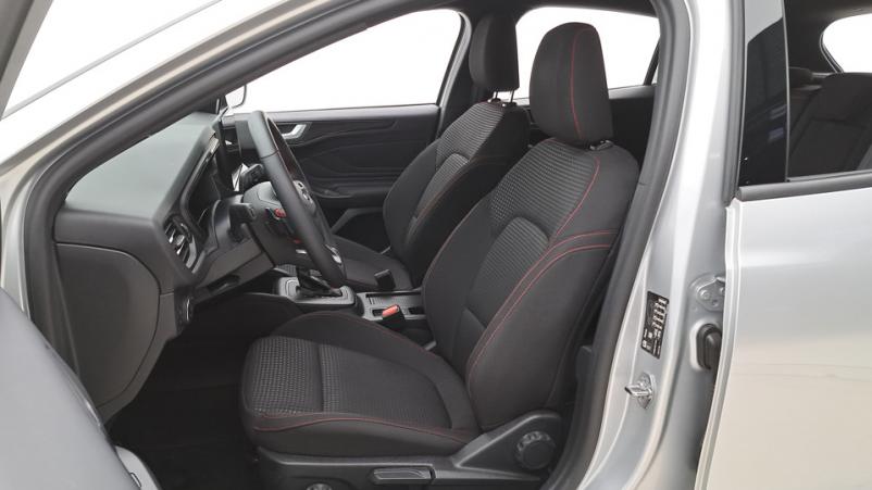 Vente en ligne Ford Focus 5P 1.0 EcoBoost mHEV 155ch Automatique/7 St-line x au prix de 27 710 €