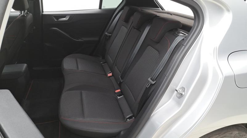 Vente en ligne Ford Focus 5P 1.0 EcoBoost mHEV 155ch Automatique/7 St-line x au prix de 27 710 €