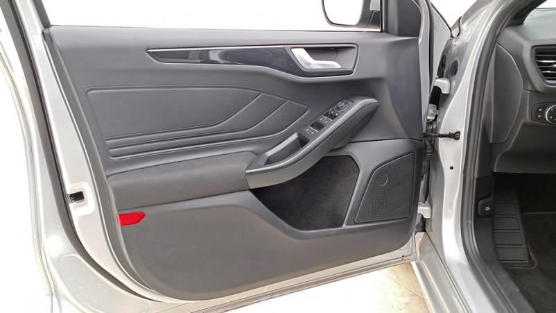 Vente en ligne Ford Focus 5P 1.0 EcoBoost mHEV 155ch Automatique/7 St-line x au prix de 27 710 €