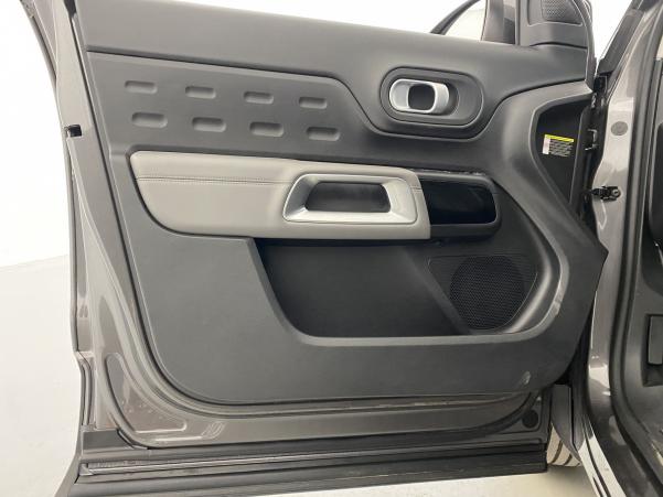 Vente en ligne Citroën C5 Aircross Hybrid 225ch Shine Pack e-EAT8 + Attelage au prix de 19 790 €