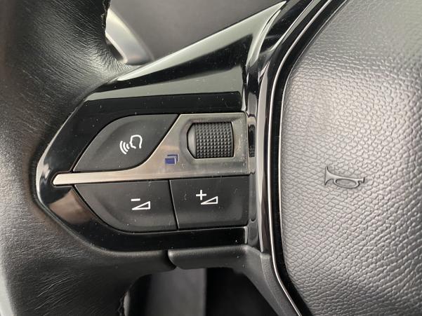 Vente en ligne Peugeot 5008 1.2 PureTech 130ch Allure au prix de 16 790 €