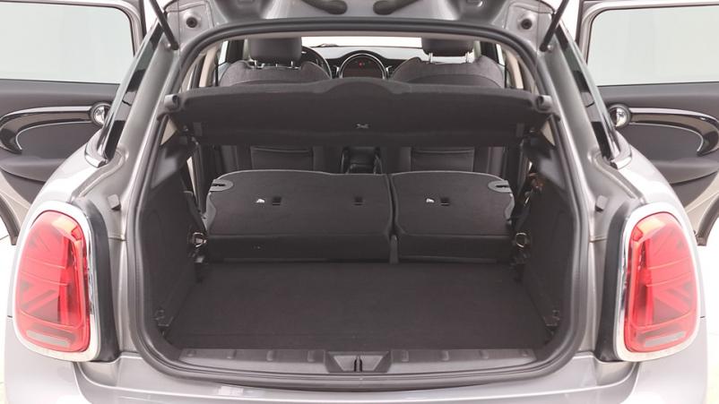 Vente en ligne Mini Mini 5D 1.5  136ch Automatique/6 Cooper au prix de 26 700 €