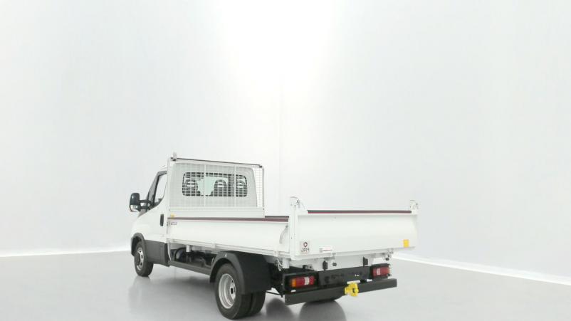 Vente en ligne Iveco Daily Daily III 35C16H 3.0 3450 160ch Tri-Benne JPM au prix de 53 740 €