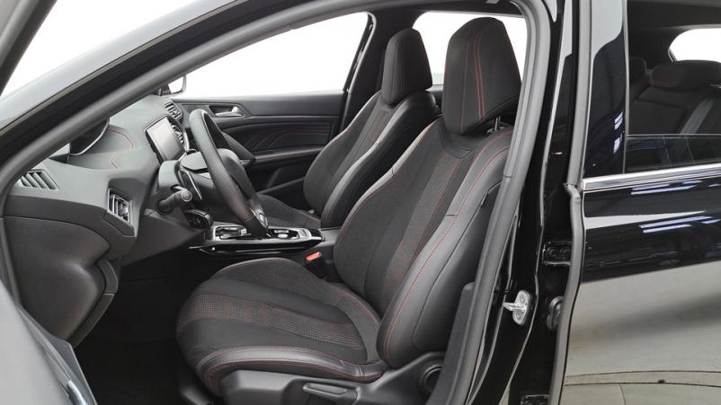 Vente en ligne Peugeot 308 5P 1.2 PureTech 130ch Automatique/8 Gt line au prix de 17 060 €
