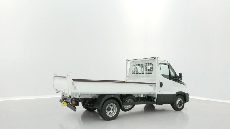 Vente en ligne Iveco Daily Daily III 35C16H 3.0 3450 160ch Tri-Benne JPM au prix de 53 740 €