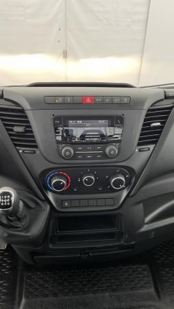 Vente en ligne Iveco Daily Daily III 35C16H 3.0 3450 160ch Tri-Benne JPM au prix de 53 740 €