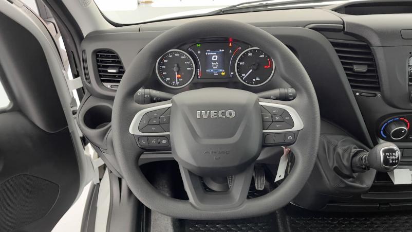 Vente en ligne Iveco Daily Daily III 35C16H 3.0 3450 160ch Tri-Benne JPM au prix de 53 740 €