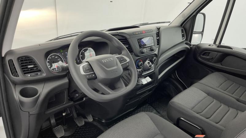 Vente en ligne Iveco Daily Daily III 35C16H 3.0 3450 160ch Tri-Benne JPM au prix de 53 740 €