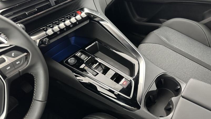 Vente en ligne Peugeot 5008 5008 II 1.5 BlueHDi 130ch Allure Pack EAT8 au prix de 33 410 €