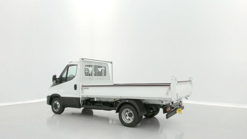 Vente en ligne Iveco Daily Daily III 35C16H 3.0 3450 160ch Tri-Benne JPM au prix de 53 740 €