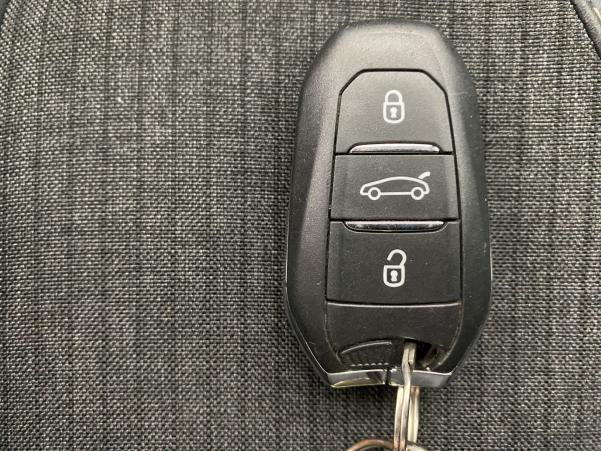 Vente en ligne Peugeot 3008 1.5 BlueHDi 130ch GT Line EAT8 Suréquipé au prix de 20 990 €