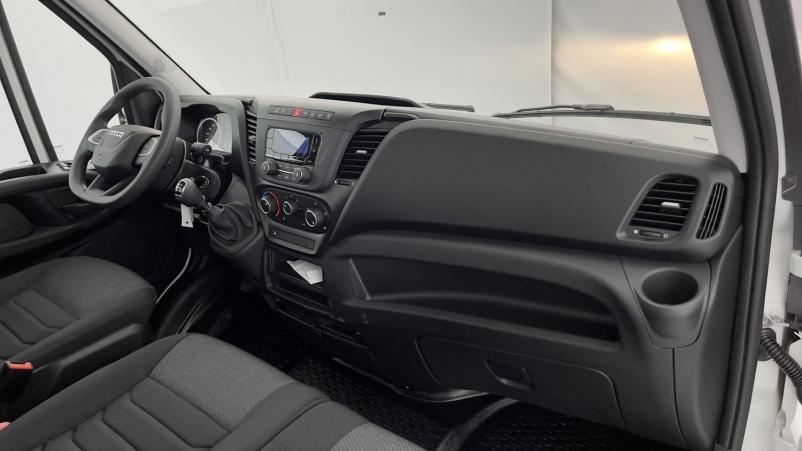 Vente en ligne Iveco Daily Daily III 35C16H 3.0 3450 160ch Tri-Benne JPM au prix de 53 740 €