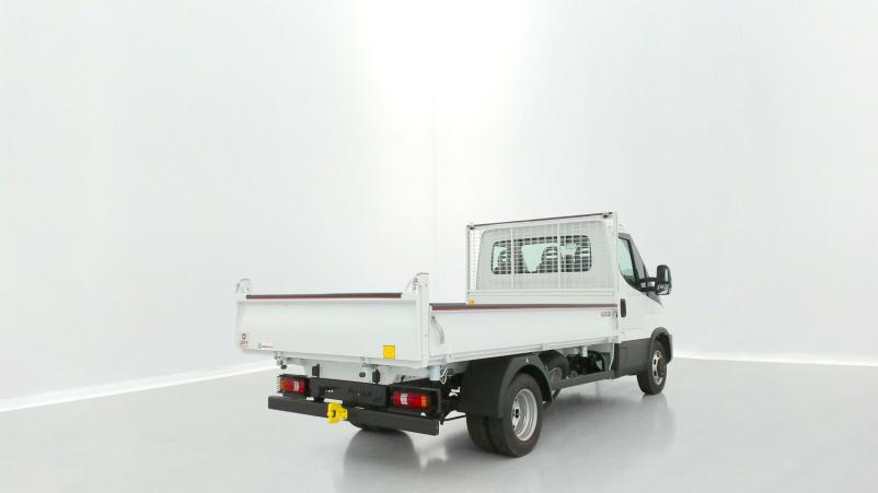 Vente en ligne Iveco Daily Daily III 35C16H 3.0 3450 160ch Tri-Benne JPM au prix de 53 740 €