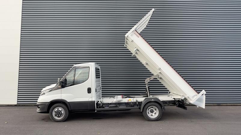 Vente en ligne Iveco Daily Daily III 35C16H 3.0 3450 160ch Tri-Benne JPM au prix de 53 740 €