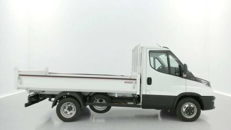 Vente en ligne Iveco Daily Daily III 35C16H 3.0 3450 160ch Tri-Benne JPM au prix de 53 740 €