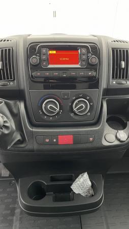Vente en ligne Citroën Jumper Fourgon Jumper L2H2 35 2.2 BlueHDi 140ch Base au prix de 35 460 €