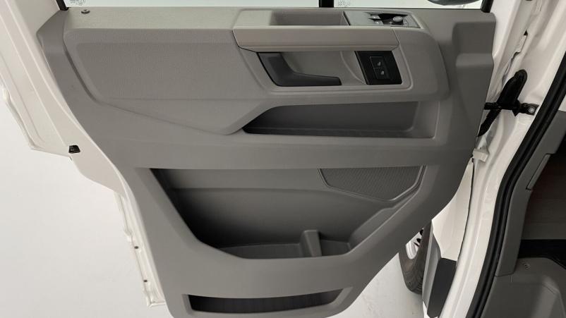 Vente en ligne Volkswagen Crafter Crafter van 30 L3H3 2.0 TDI 102ch ProFirst Carrier au prix de 36 900 €