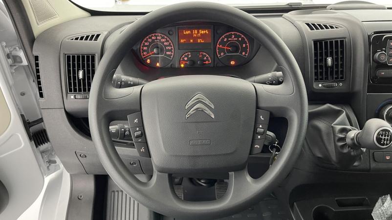 Vente en ligne Citroën Jumper Fourgon Jumper L2H2 35 2.2 BlueHDi 140ch Base au prix de 35 460 €